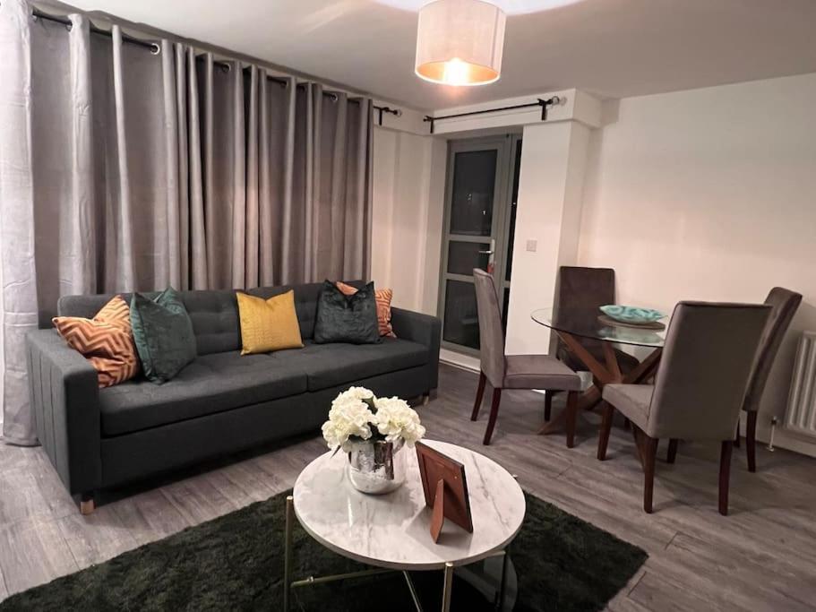 Nino Capital - Victoria Apartment ลอนดอน ภายนอก รูปภาพ